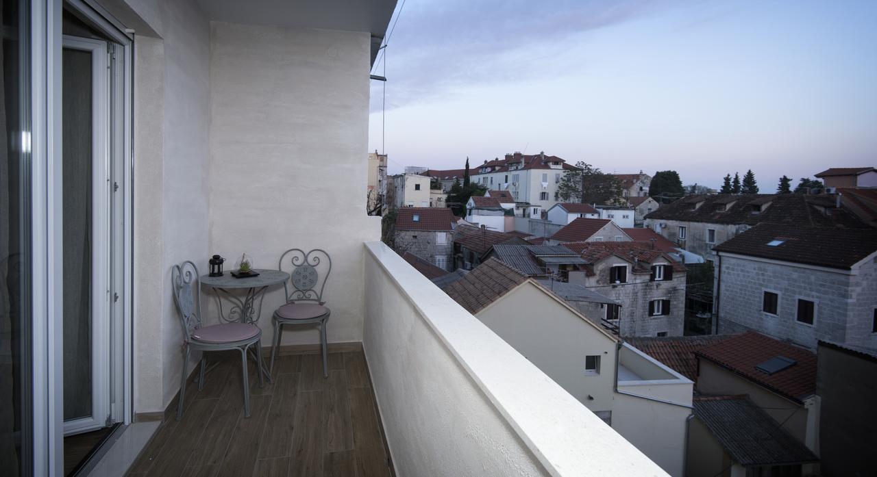 Guest House Laura Split Exteriér fotografie